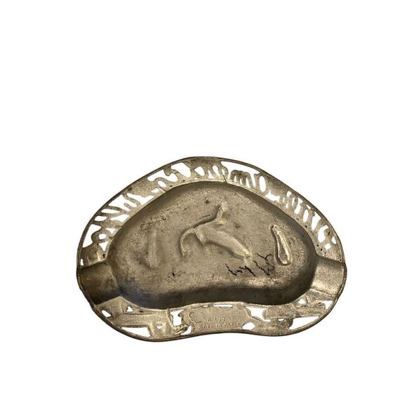 Vintage Little America Wyoming Tin Plate Embossed Ashtray Catch All Americana Ki - Picture 8 of 16